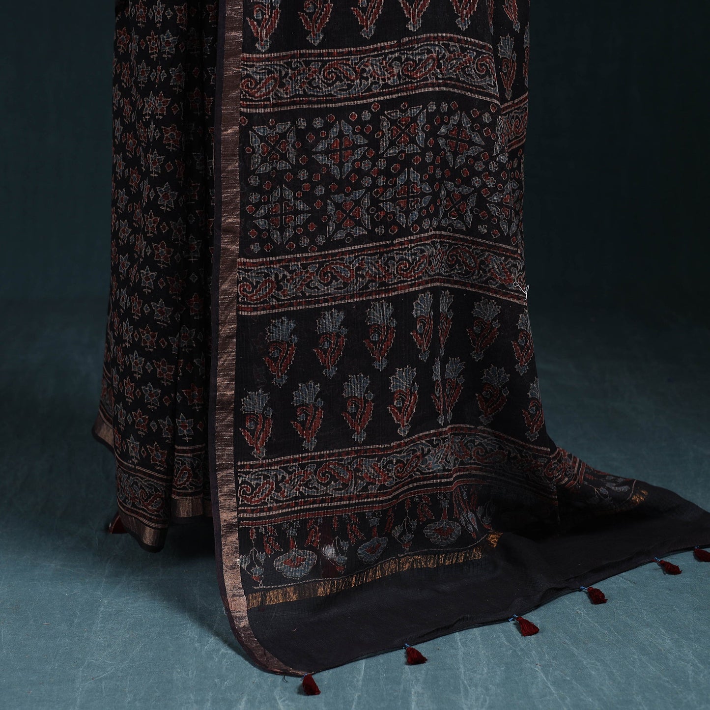 Multicolor Azrak Print Mul Cotton Saree With Unstitched Blouse Piece
