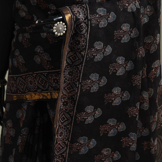 Multicolor Azrak Print Mul Cotton Saree With Unstitched Blouse Piece