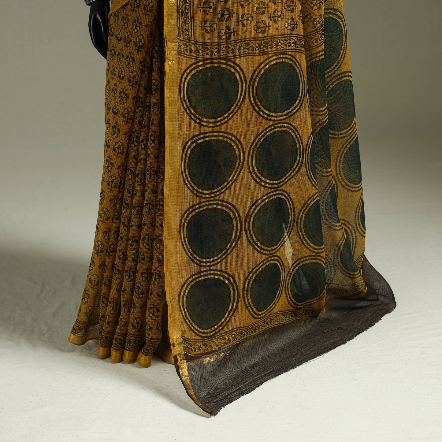 Multicolor Azrak Print Mul Cotton Saree With Unstitched Blouse Piece