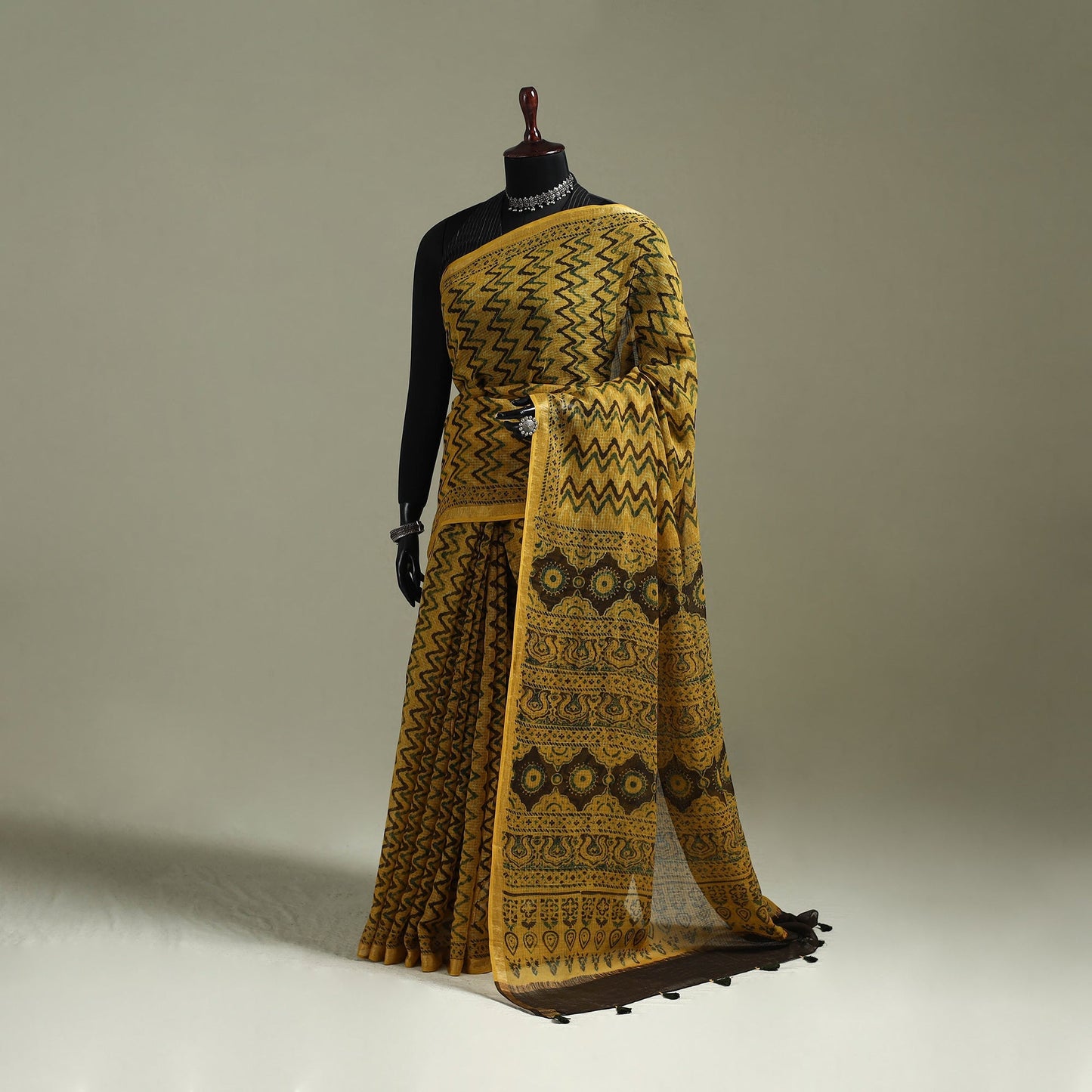 Multicolor Azrak Print Mul Cotton Saree With Unstitched Blouse Piece
